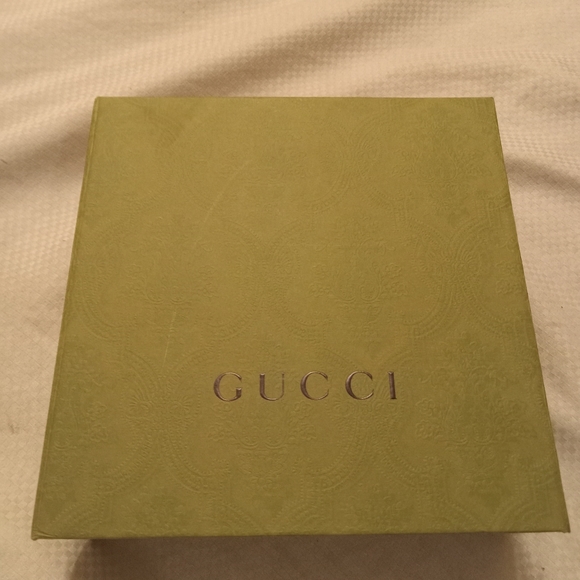 Gucci belt new in box - Picture 2 of 2